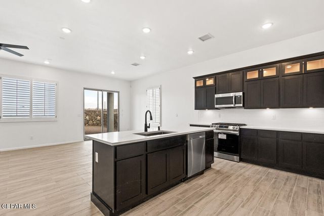 641 Paseo Campanero Street, Horizon City, TX 79928