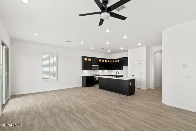 641 Paseo Campanero Street, Horizon City, TX 79928