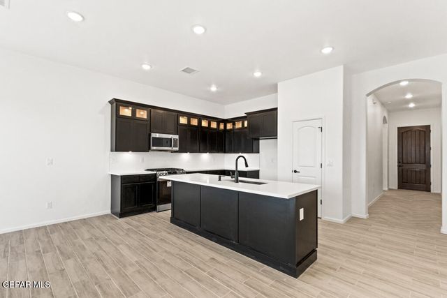 641 Paseo Campanero Street, Horizon City, TX 79928