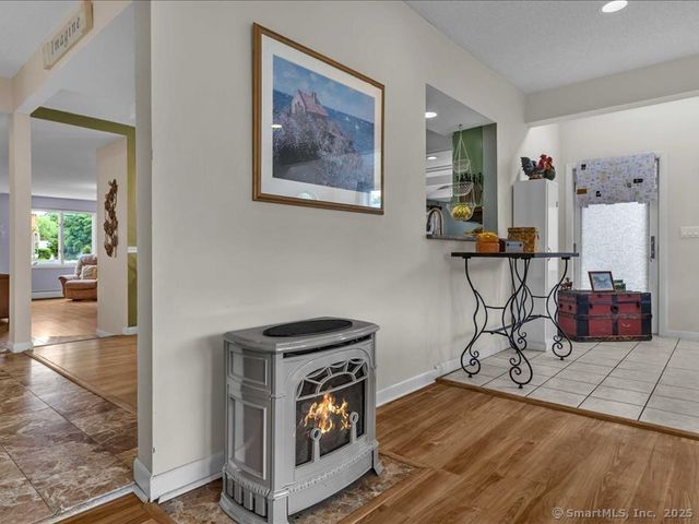 168 Shore Drive, Branford, CT 06405