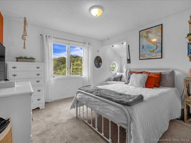 168 Shore Drive, Branford, CT 06405
