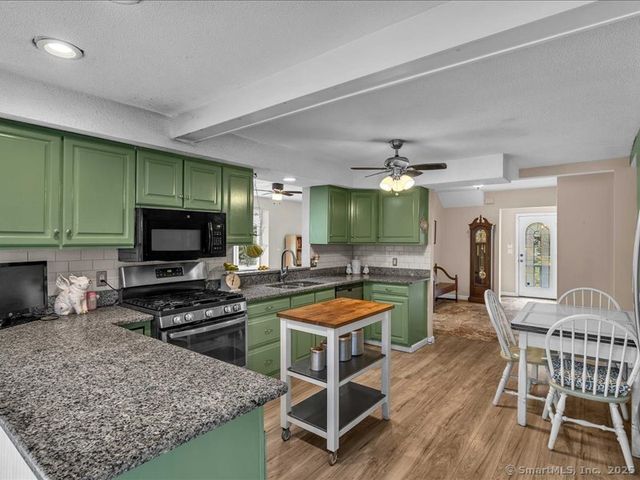 168 Shore Drive, Branford, CT 06405