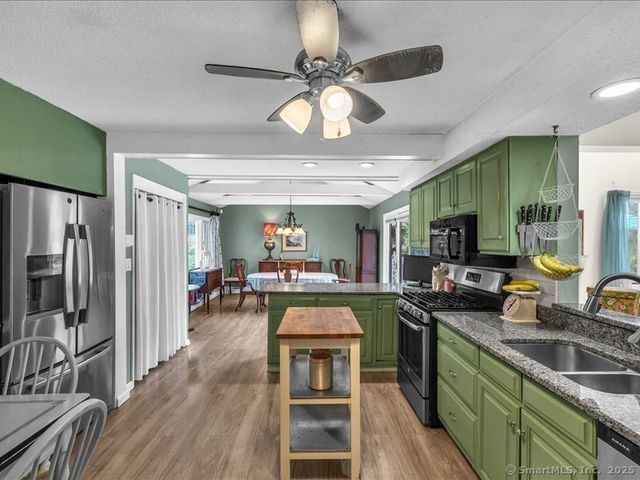 168 Shore Drive, Branford, CT 06405