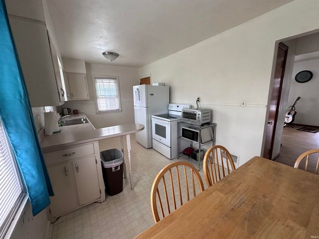 713 W Queen Street, Muncie, IN 47303