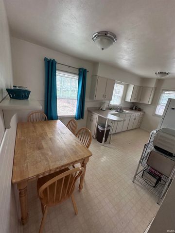 713 W Queen Street, Muncie, IN 47303