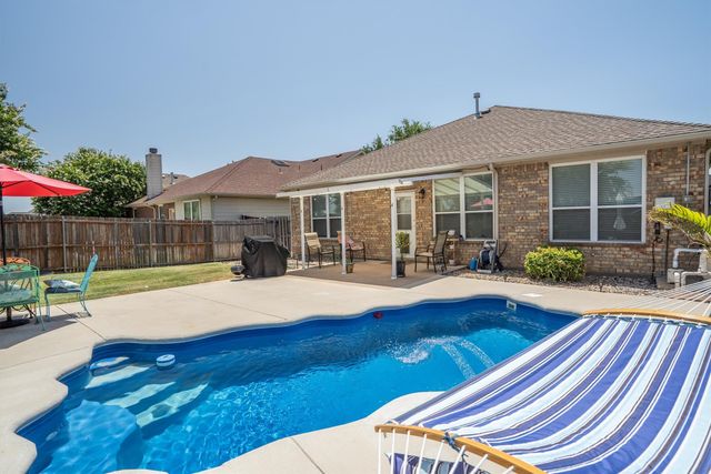 499 Grayson Lane, Lake Dallas, TX 75065
