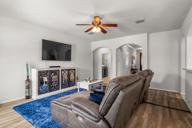 499 Grayson Lane, Lake Dallas, TX 75065
