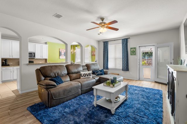 499 Grayson Lane, Lake Dallas, TX 75065