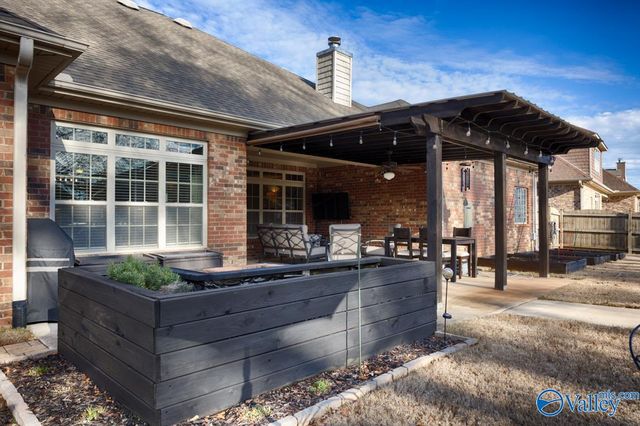 7214 Avonwood Lane Se SE, Owens Cross Roads, AL 35763