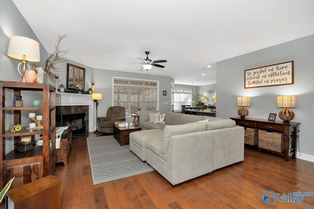 7214 Avonwood Lane Se SE, Owens Cross Roads, AL 35763