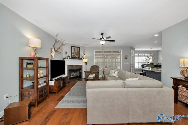 7214 Avonwood Lane Se SE, Owens Cross Roads, AL 35763