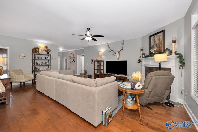 7214 Avonwood Lane Se SE, Owens Cross Roads, AL 35763