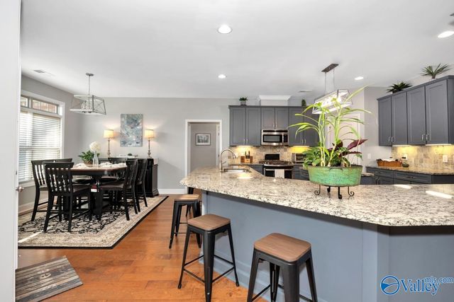 7214 Avonwood Lane Se SE, Owens Cross Roads, AL 35763