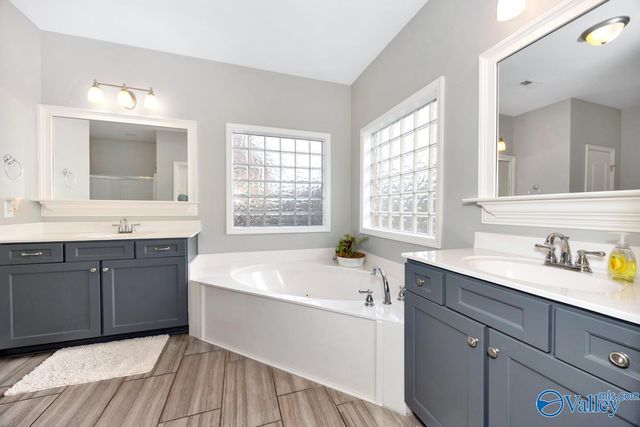 7214 Avonwood Lane Se SE, Owens Cross Roads, AL 35763