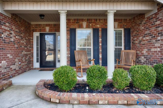 7214 Avonwood Lane Se SE, Owens Cross Roads, AL 35763