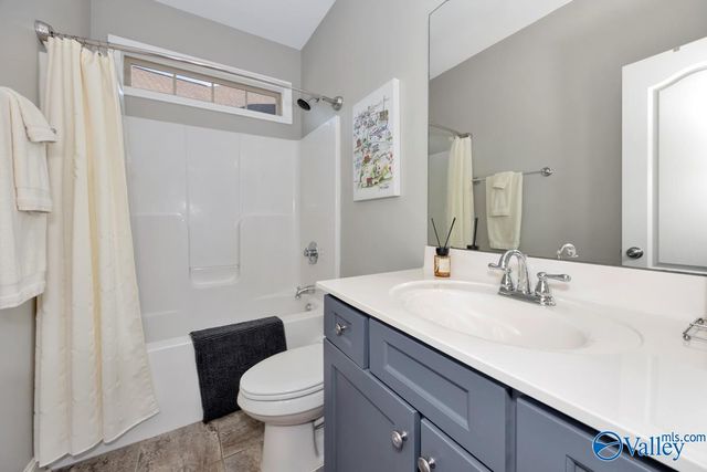 7214 Avonwood Lane Se SE, Owens Cross Roads, AL 35763