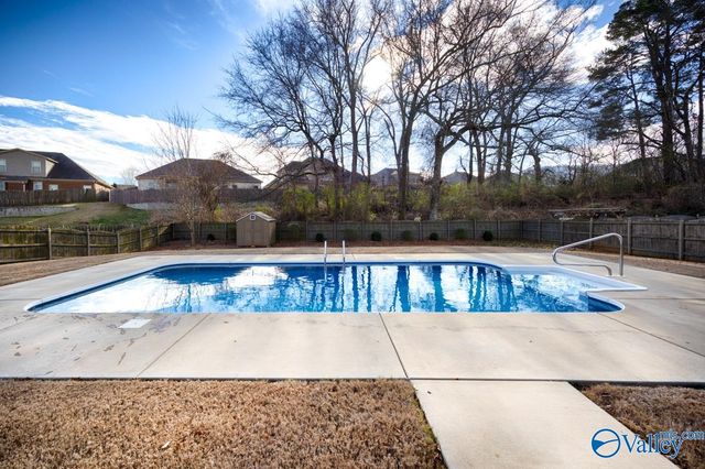 7214 Avonwood Lane Se SE, Owens Cross Roads, AL 35763