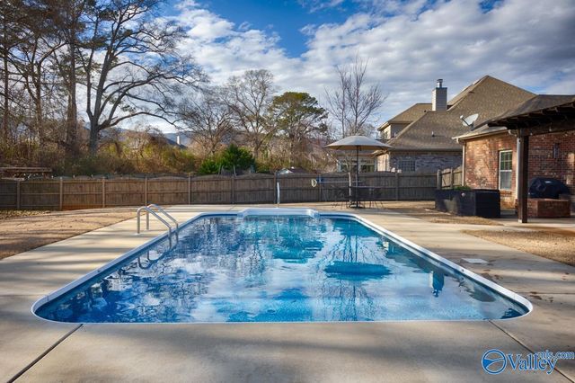 7214 Avonwood Lane Se SE, Owens Cross Roads, AL 35763