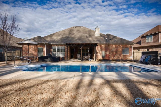 7214 Avonwood Lane Se SE, Owens Cross Roads, AL 35763