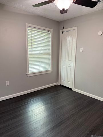 212 Walnut St, Denham Springs, LA 70726