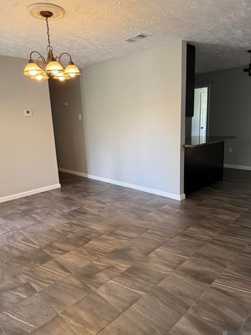 212 Walnut St, Denham Springs, LA 70726