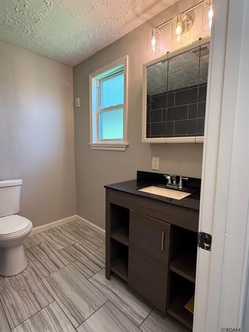 212 Walnut St, Denham Springs, LA 70726