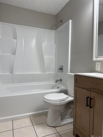 212 Walnut St, Denham Springs, LA 70726