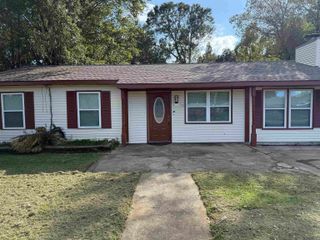 212 Walnut St, Denham Springs, LA 70726