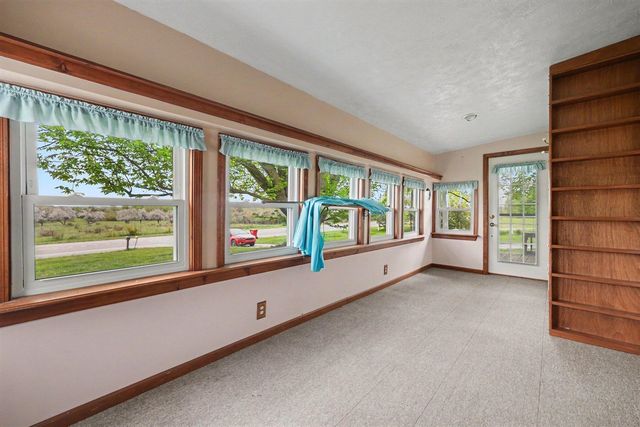 10919 N Maple Island Road, Fremont, MI 49412