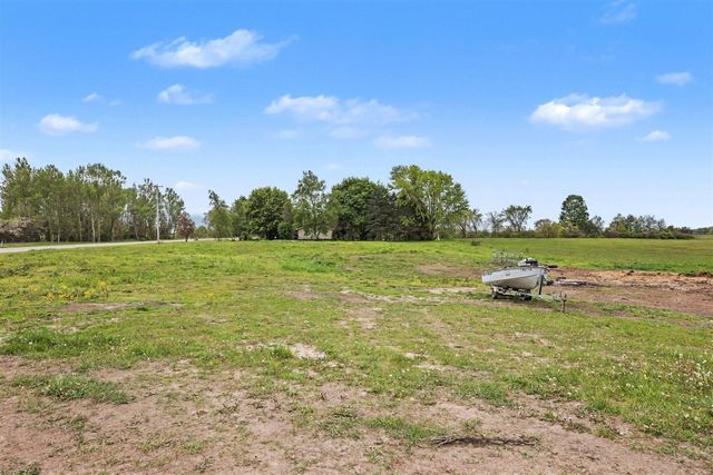 10919 N Maple Island Road, Fremont, MI 49412