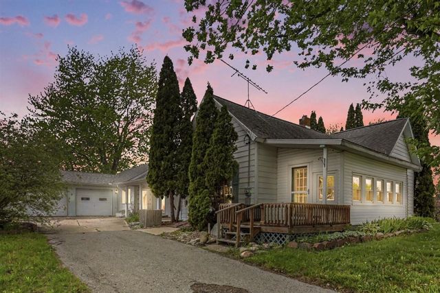 10919 N Maple Island Road, Fremont, MI 49412