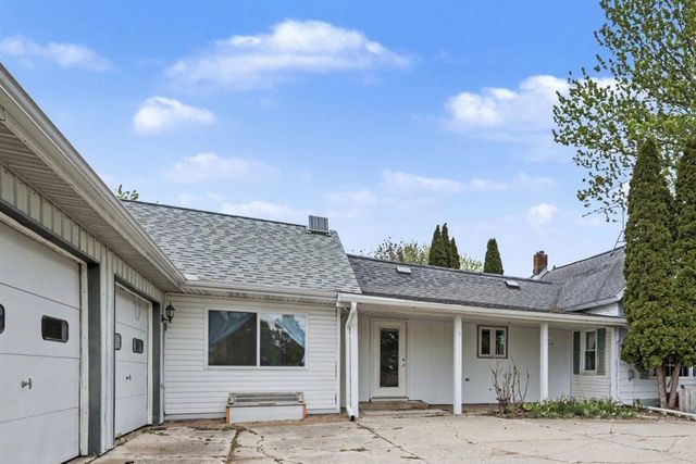 10919 N Maple Island Road, Fremont, MI 49412