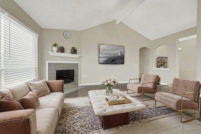 8123 Solara Bend, Houston, TX 77083
