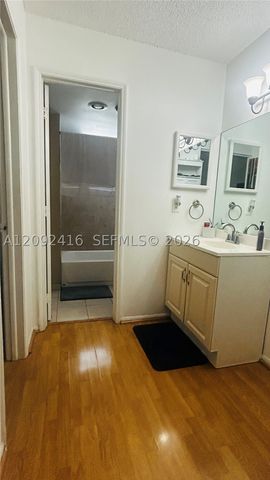 9410 Live Oak Pl 207, Davie, FL 33324