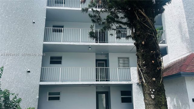 9410 Live Oak Pl 207, Davie, FL 33324