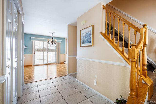 125 Northgate Circle, Baiting Hollow, NY 11933