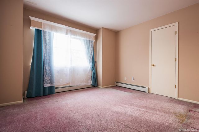 125 Northgate Circle, Baiting Hollow, NY 11933