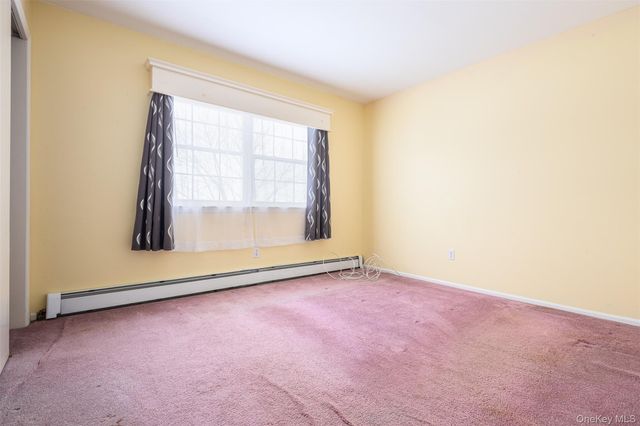 125 Northgate Circle, Baiting Hollow, NY 11933