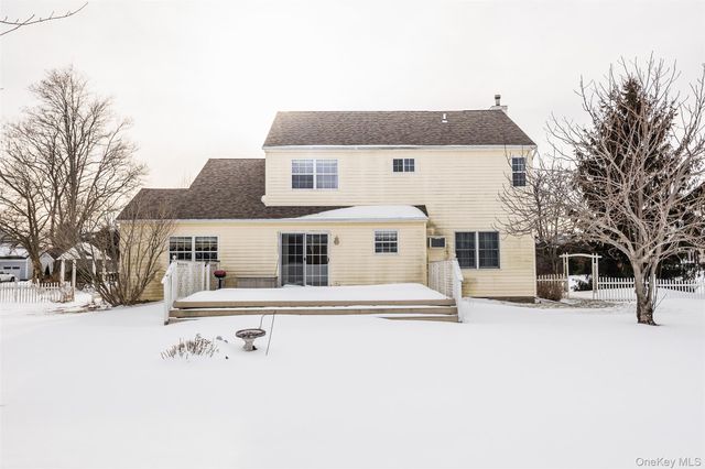 125 Northgate Circle, Baiting Hollow, NY 11933