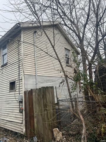 1017 W Florida Street, Evansville, IN 47710