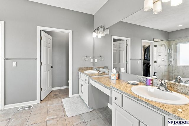 15339 Gilder Avenue, Bennington, NE 68007