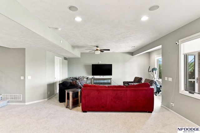 15339 Gilder Avenue, Bennington, NE 68007