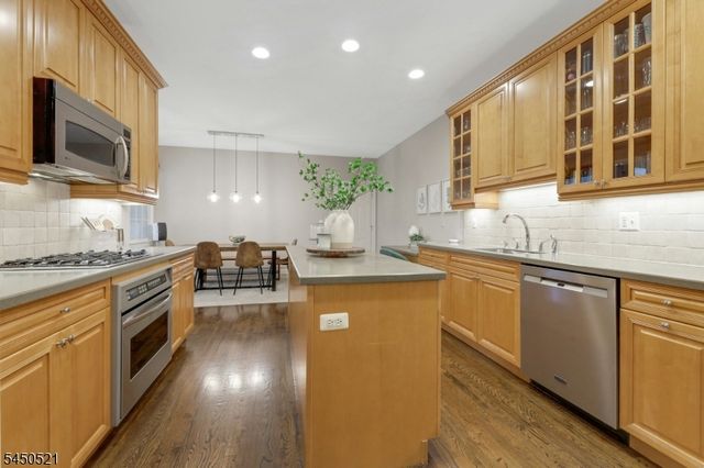 709 Fieldstone Ter, Wyckoff Twp., NJ 07481