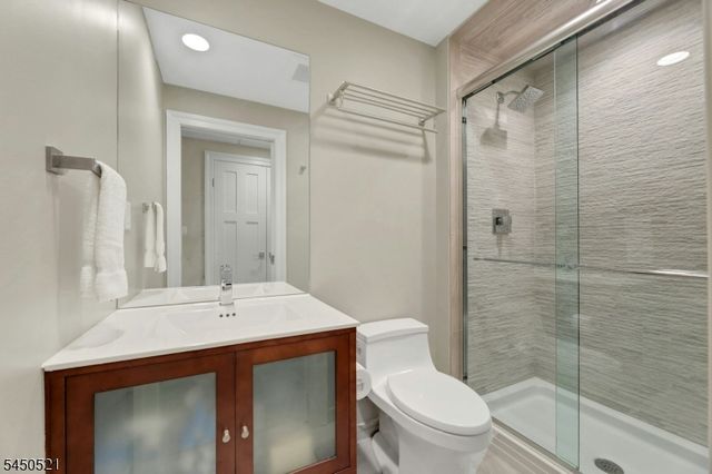 709 Fieldstone Ter, Wyckoff Twp., NJ 07481