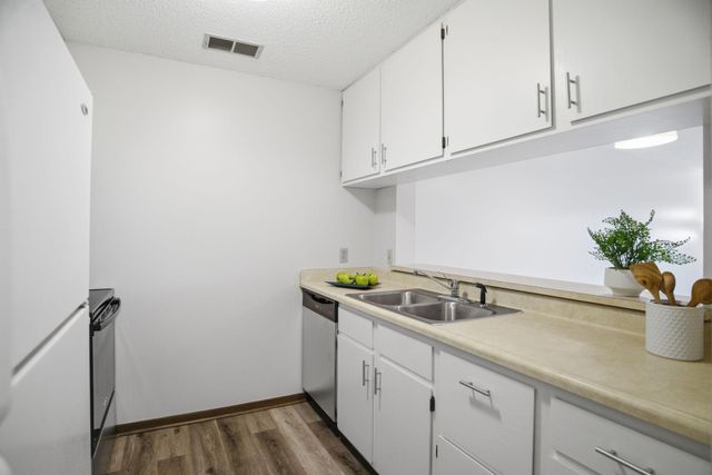 766 County Road F W I, Shoreview, MN 55126