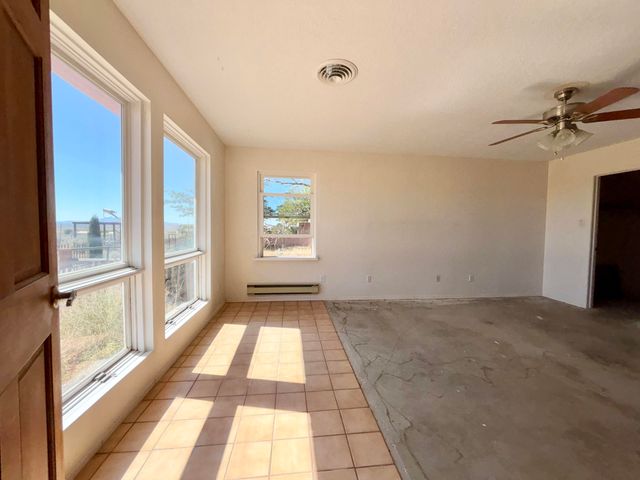 25 JENNIFER Street, Belen, NM 87002