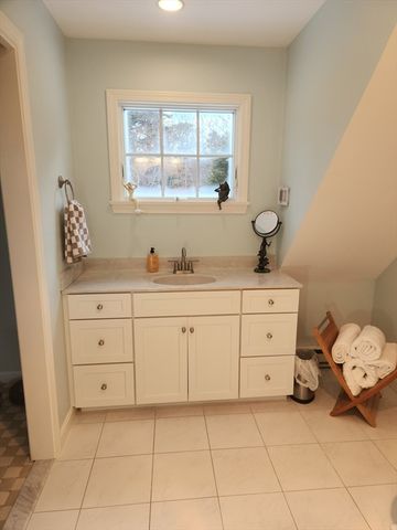 52 Old Colony Dr, Mashpee, MA 02649