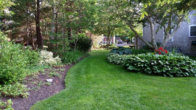 52 Old Colony Dr, Mashpee, MA 02649