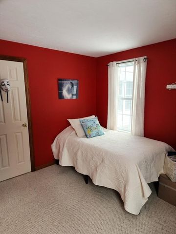 52 Old Colony Dr, Mashpee, MA 02649