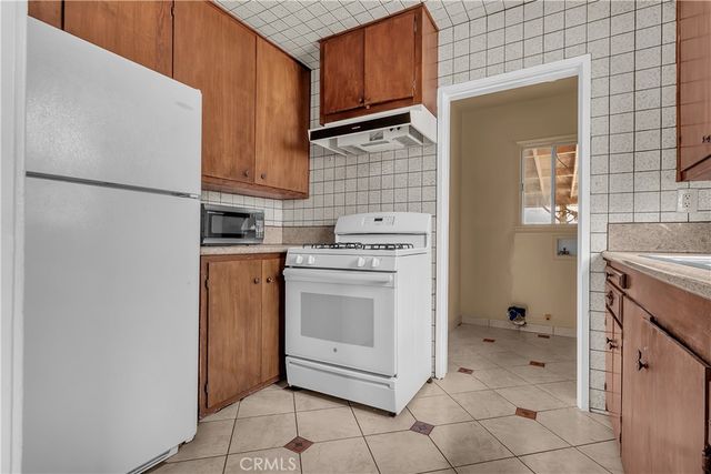 1877 Lansdowne, Los Angeles, CA 90032